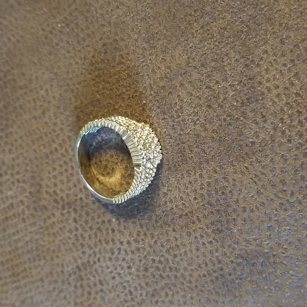 Ring - Picture 3 of 5